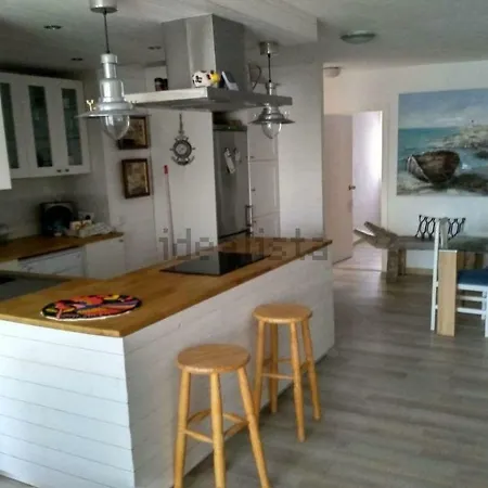 Primera Linea De Mar Con Piscina En Ebrehogar